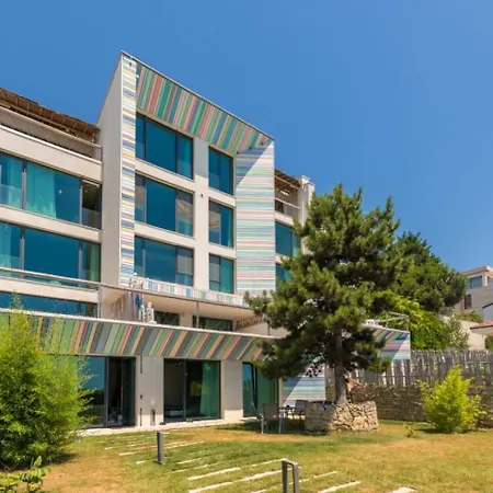 Apartman 3 Bedrooms Design Lux 