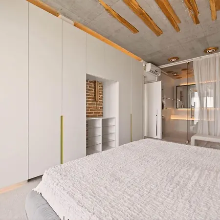 Apartment Bamboo Garden 