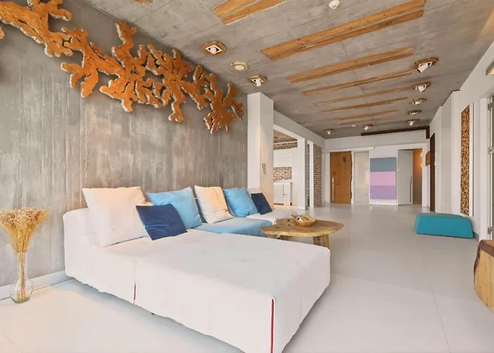 Apartment 3 Bedrooms Design Lux 