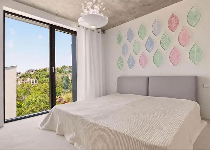 Apartment 3 Bedrooms Design Lux 